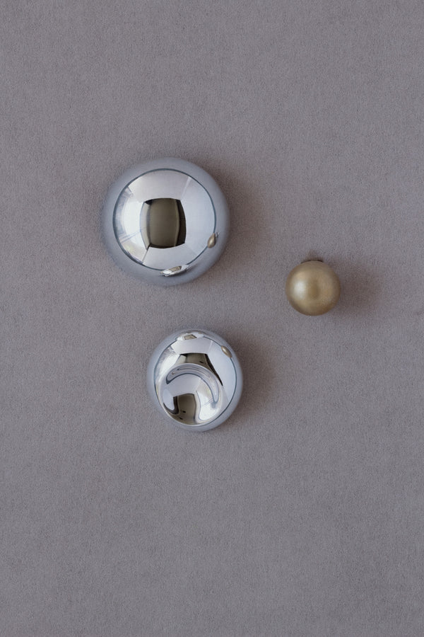 Between Two Hemispheres Pin Set