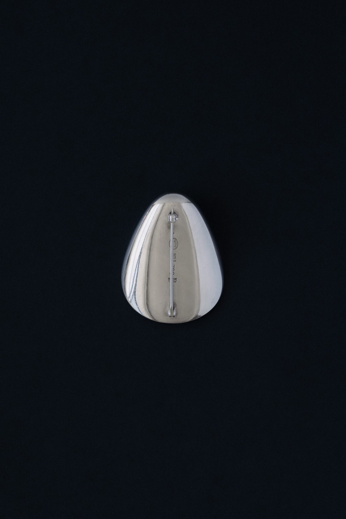 Reverse of Georg Jensen Oyster brooch design 328 showing hinged pin catch