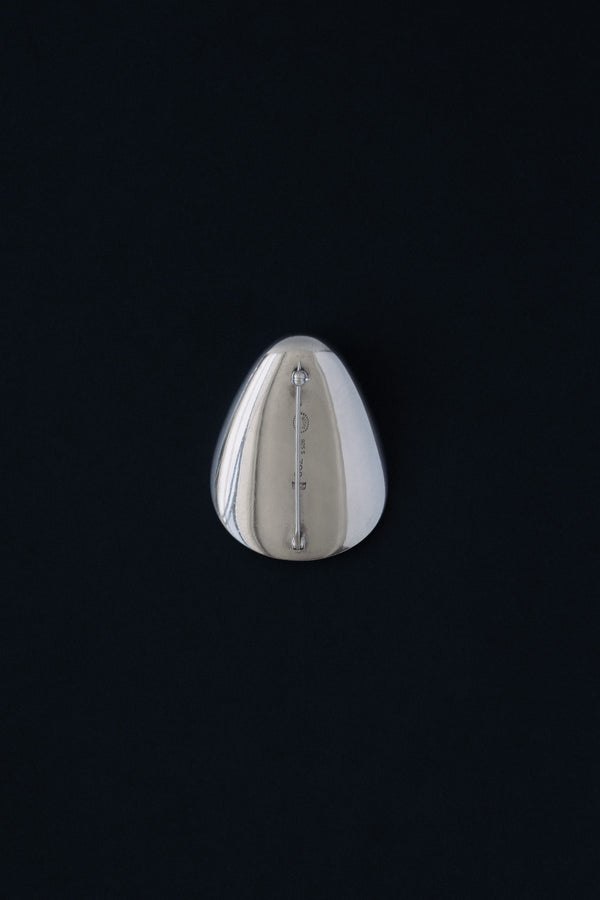 Reverse of Georg Jensen Oyster brooch design 328 showing hinged pin catch