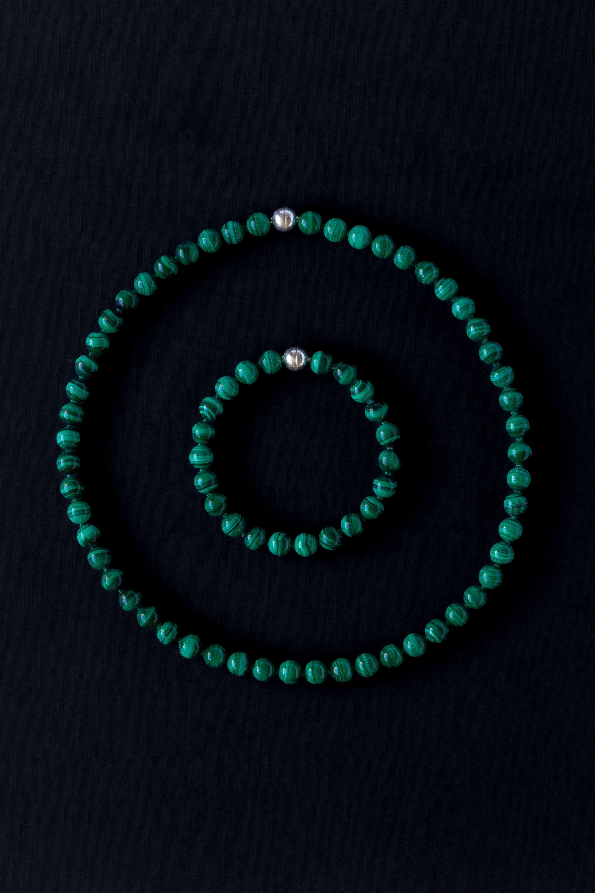 Ouvelle Modern Matriarch Malachite Beaded Necklace and Bracelet Set with Silver Magnetic Clasp